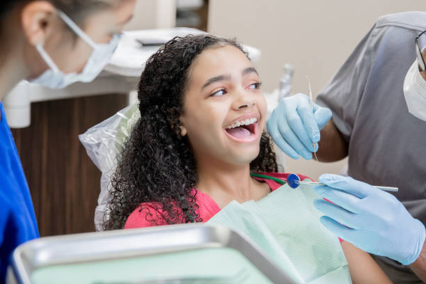Best Emergency Tooth Extraction in Lochearn, MD
